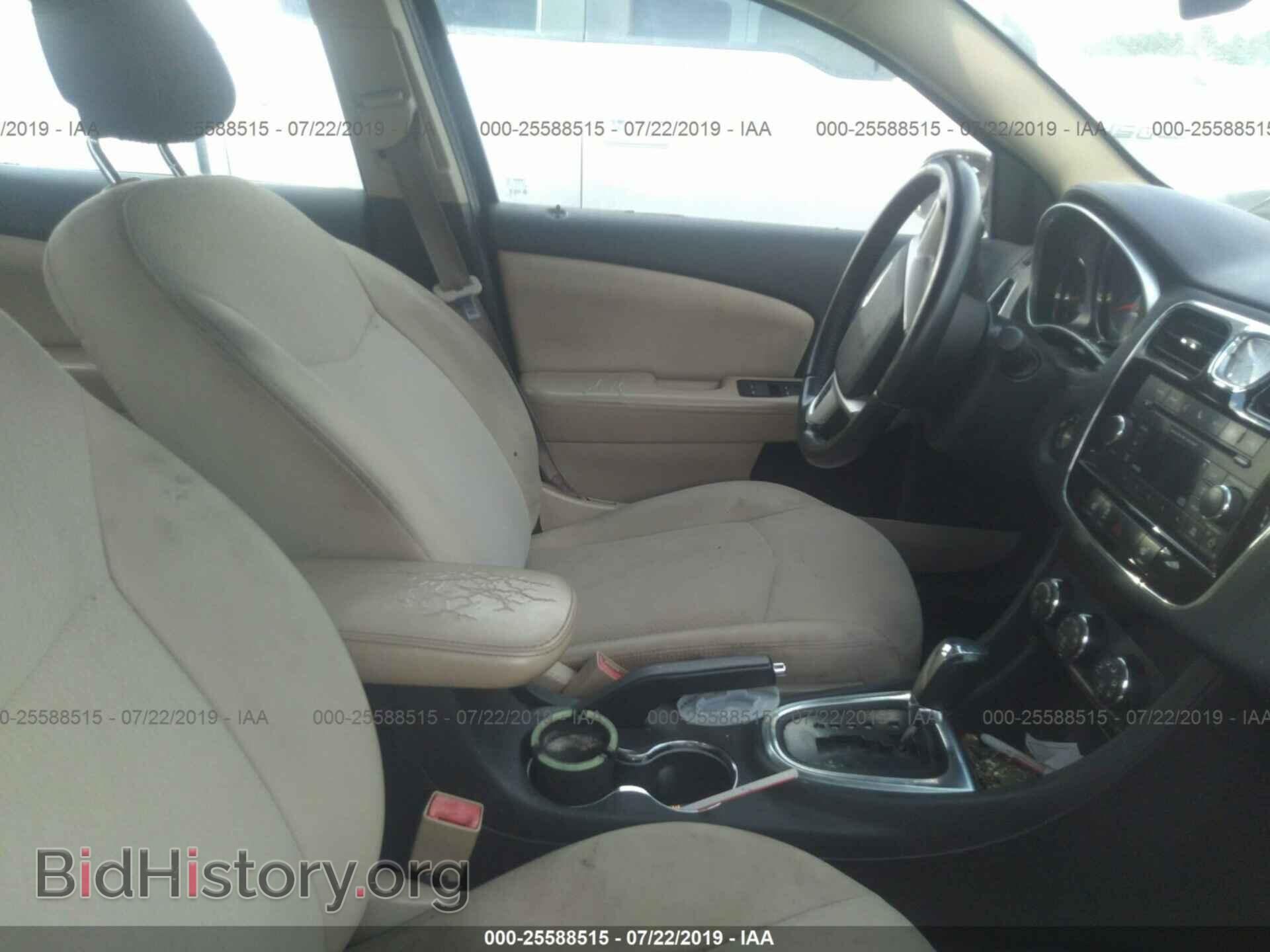 2012 CHRYSLER 200 - VIN: 1C3CCBBB2CN113040 - Фото 5
