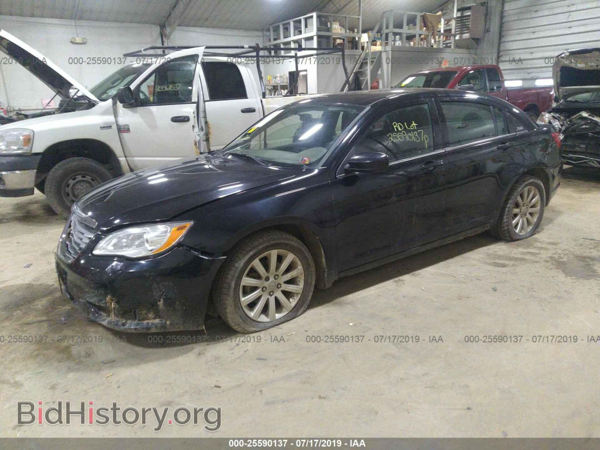 2013 CHRYSLER 200 - VIN: 1C3CCBBB6DN585128 - Photo 2