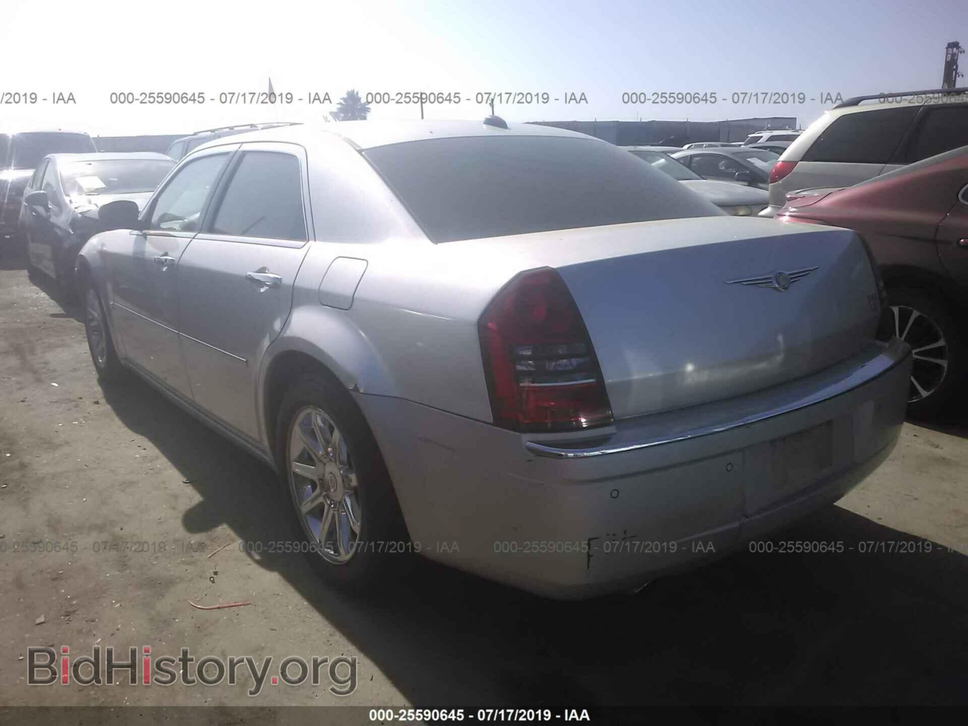 2006 CHRYSLER 300C - VIN: 2C3LA63H86H105151 - Фото 3