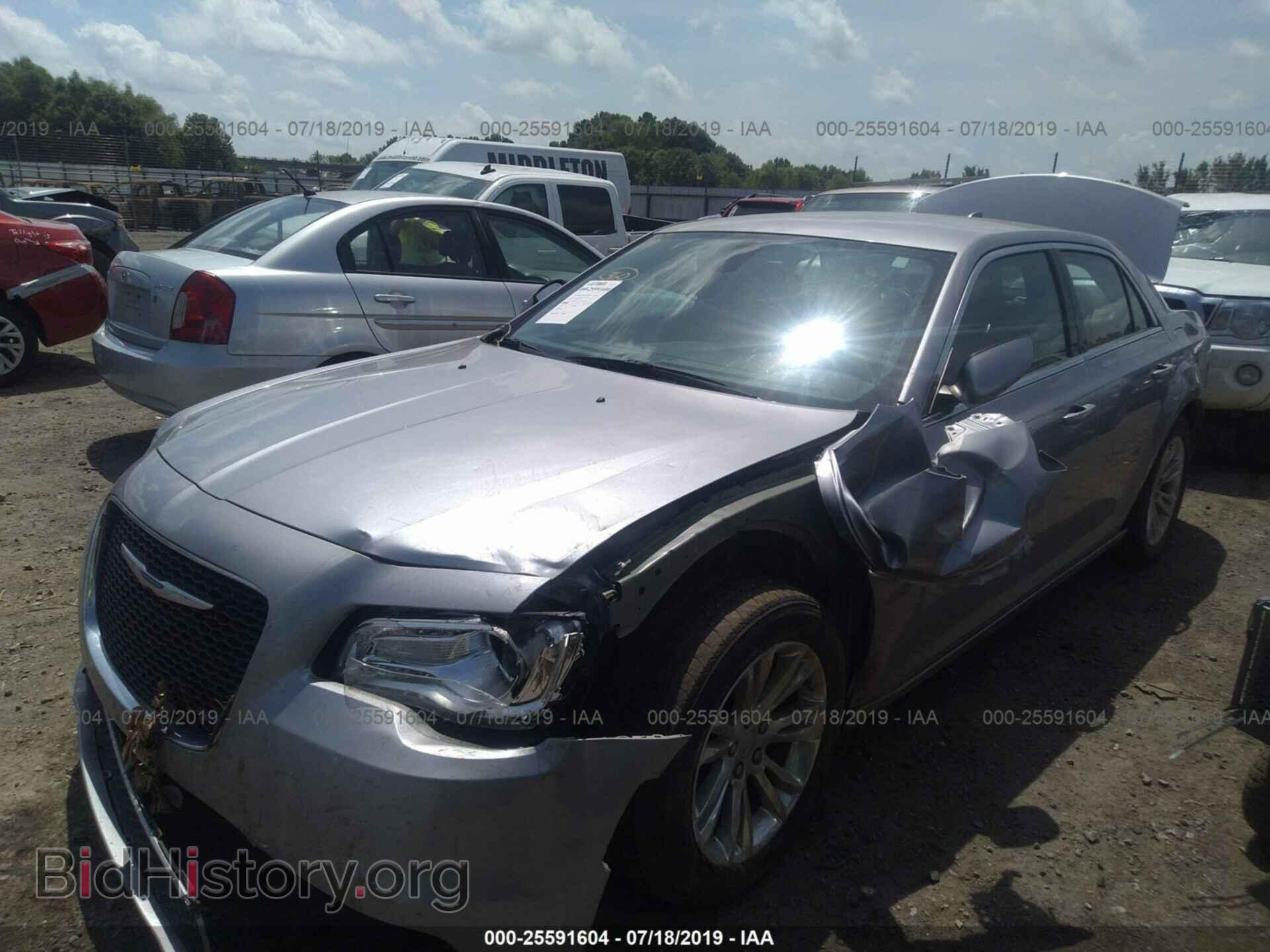 2017 CHRYSLER 300 - VIN: 2C3CCAAGXHH646678 - Фото 2