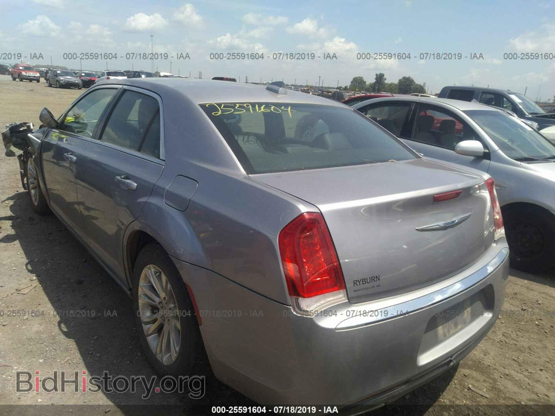 2017 CHRYSLER 300 - VIN: 2C3CCAAGXHH646678 - Фото 3