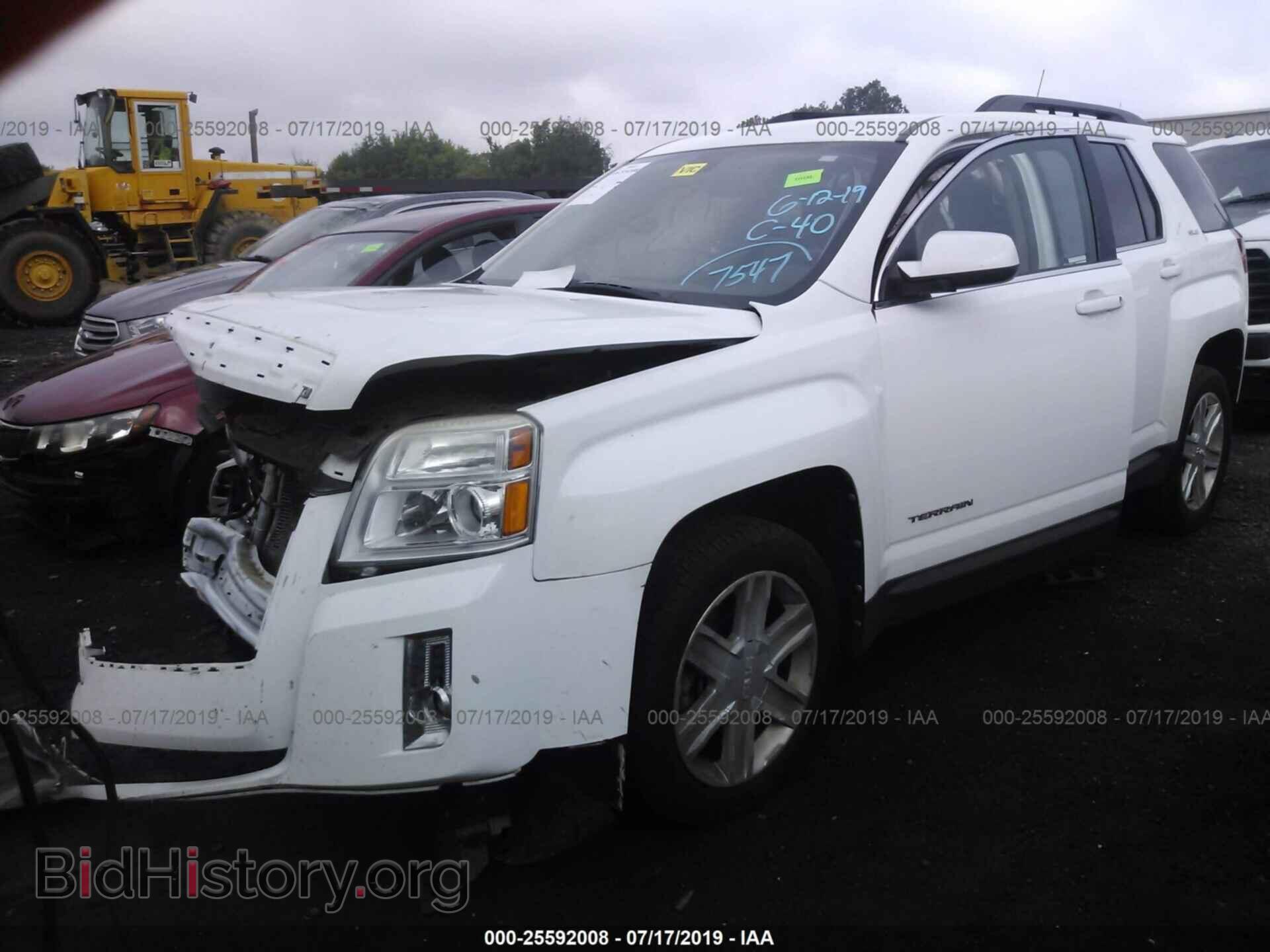 2011 GMC TERRAIN - VIN: 2CTFLSE55B6457547 - Photo 2