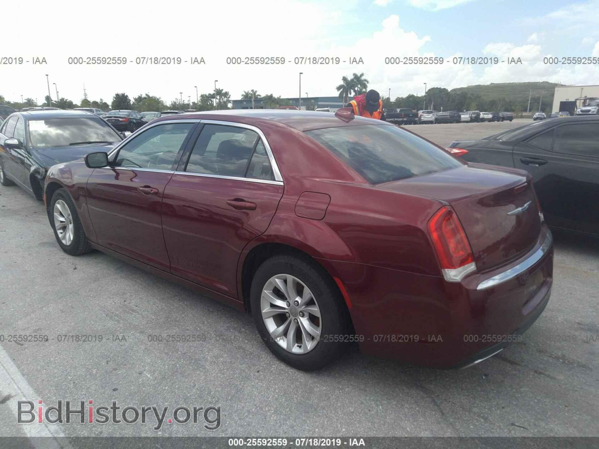 2015 CHRYSLER 300 - VIN: 2C3CCAAG1FH922193 - Фото 3