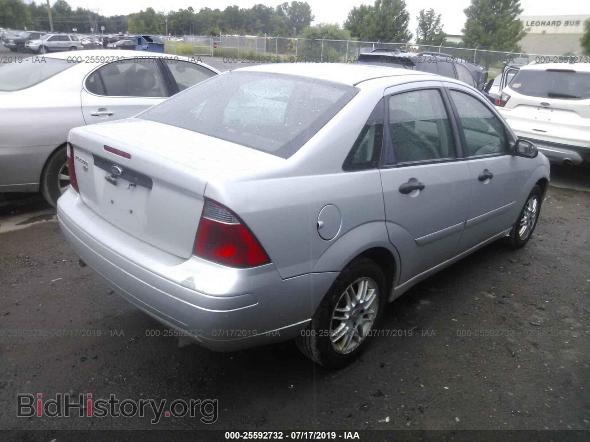 2007 FORD FOCUS - VIN: 1FAFP34N37W270074 - Photo 4