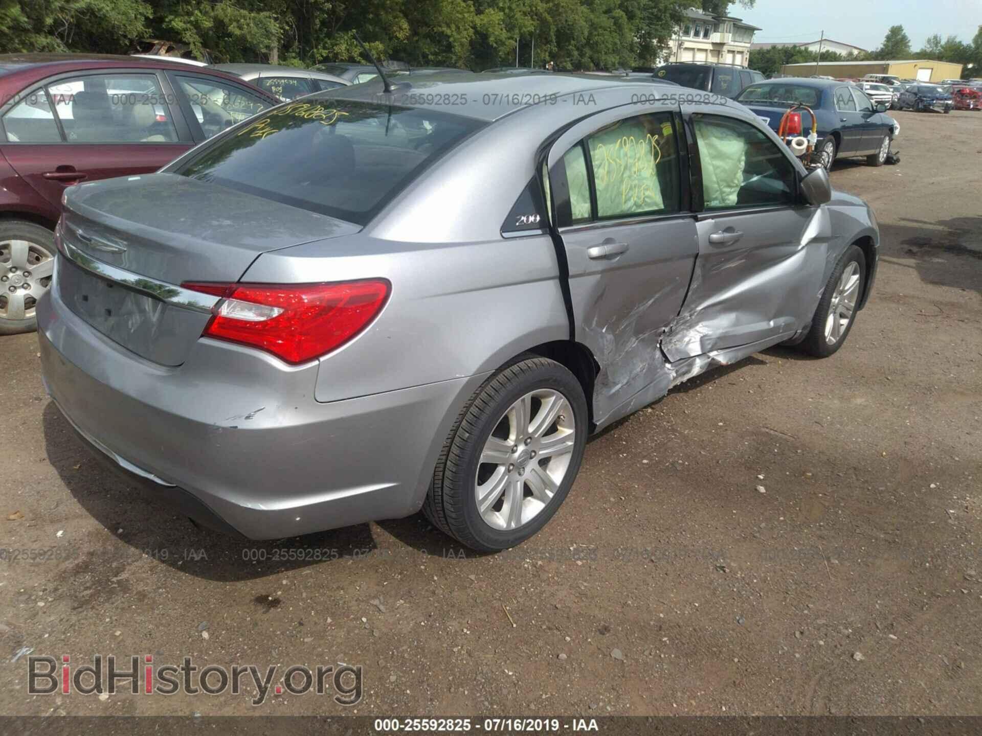 2013 CHRYSLER 200 - VIN: 1C3CCBBB7DN737711 - Photo 4