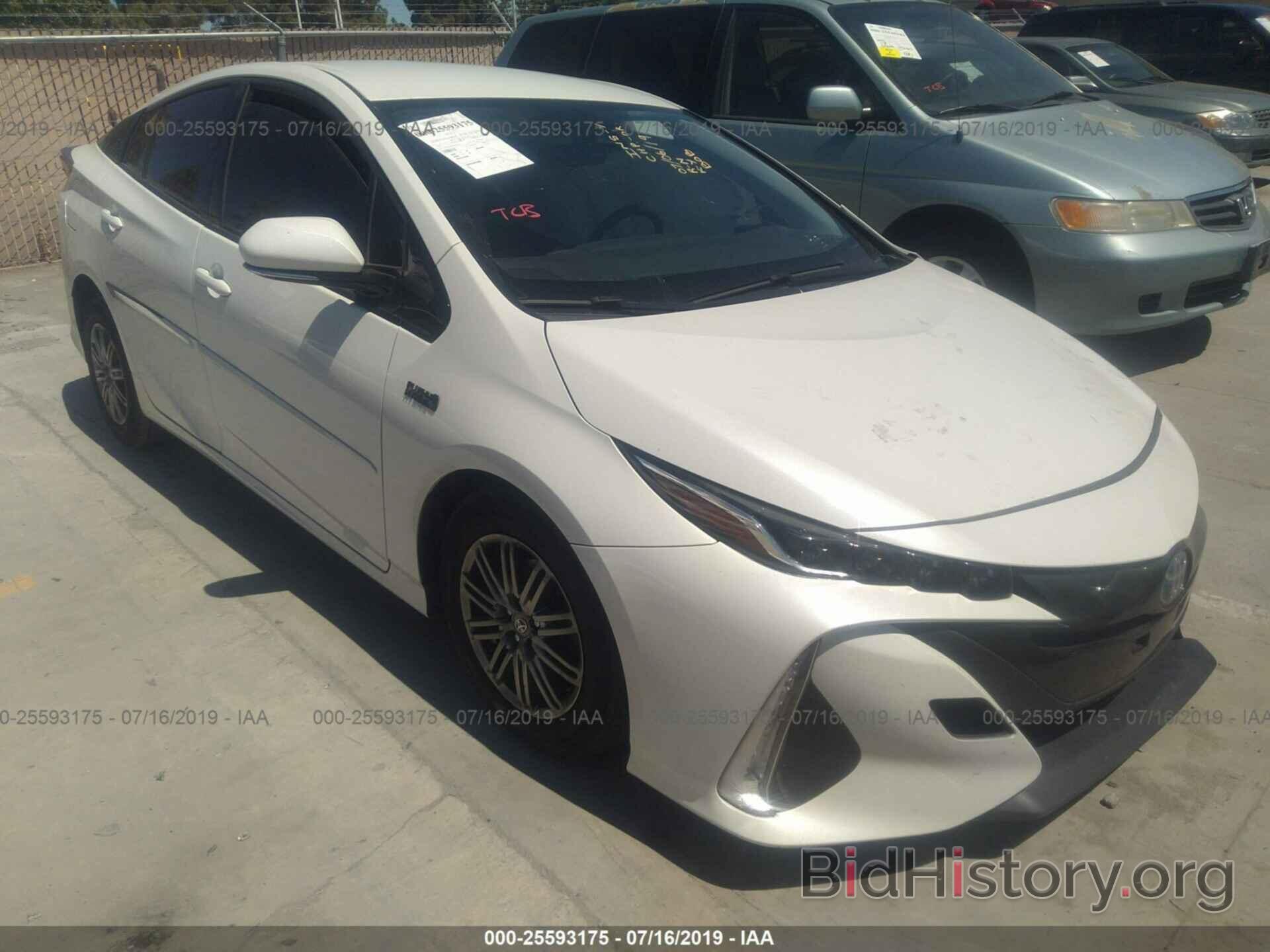 Photo JTDKARFP6H3054315 - TOYOTA PRIUS PRIME 2017