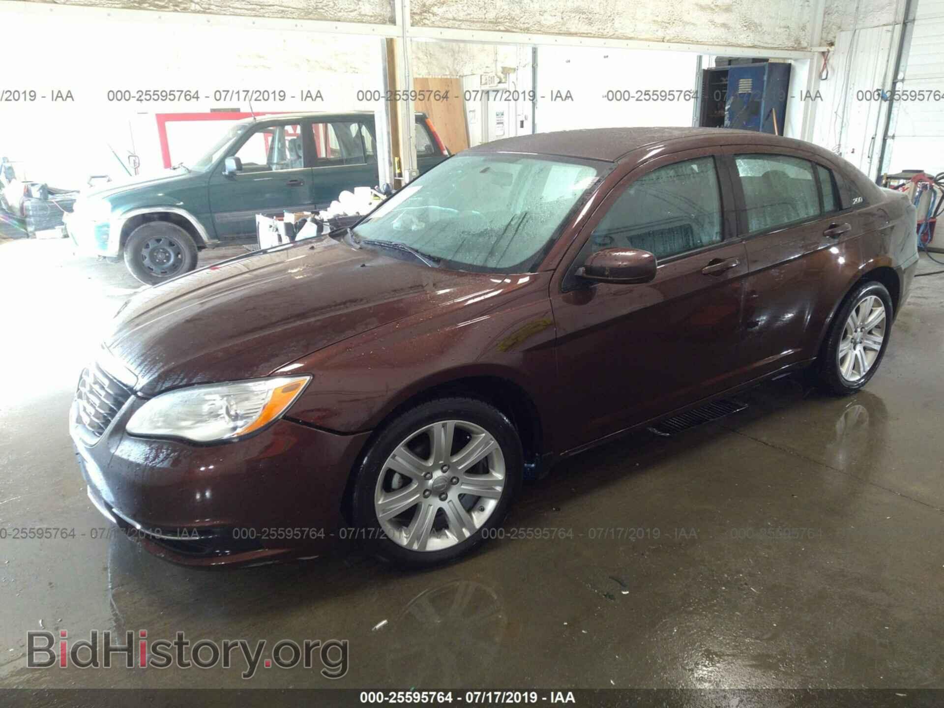2013 CHRYSLER 200 - VIN: 1C3CCBAB2DN705377 - Photo 2