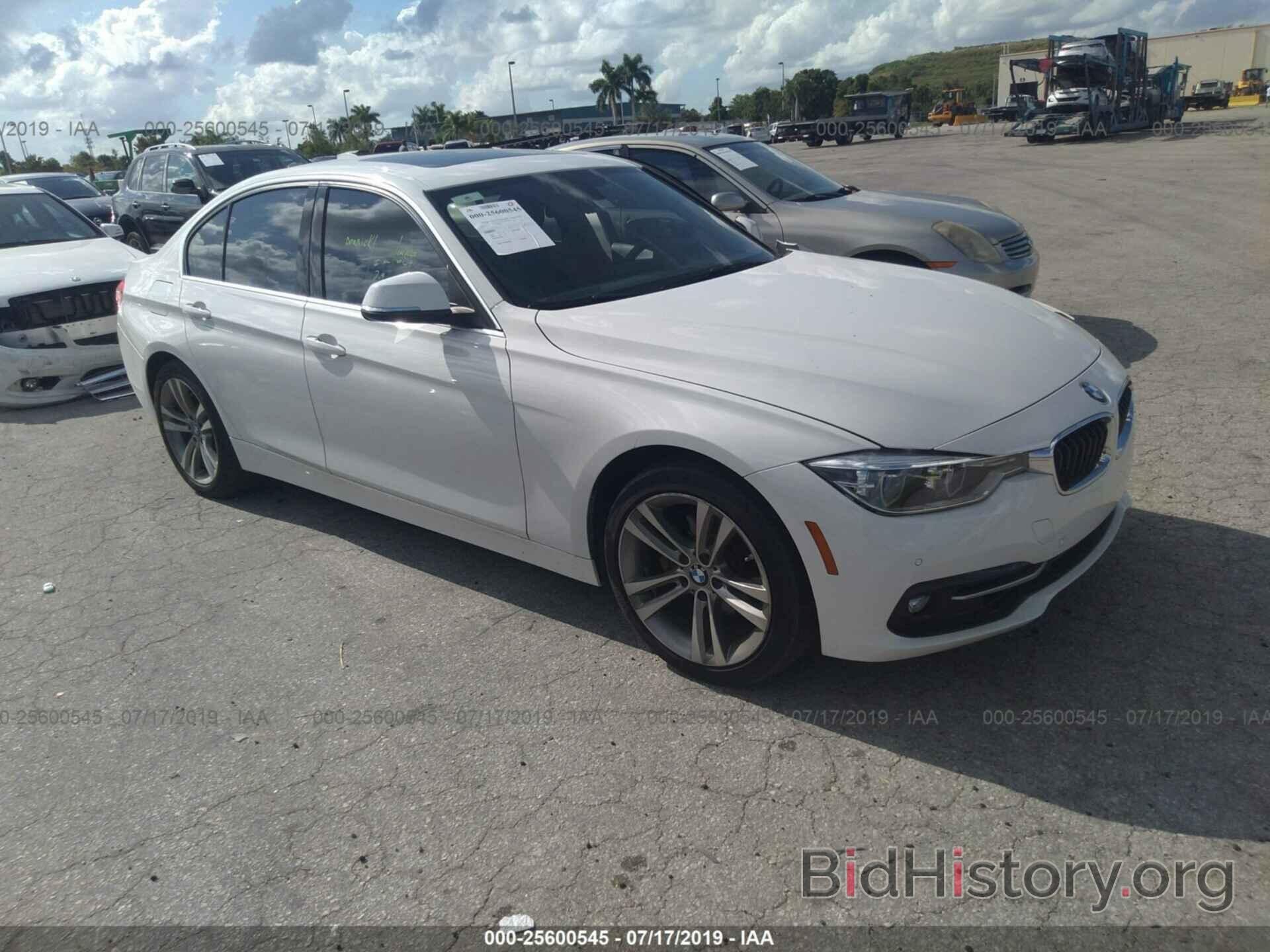 Photo WBA8B9G31HNU55419 - BMW 330 2017