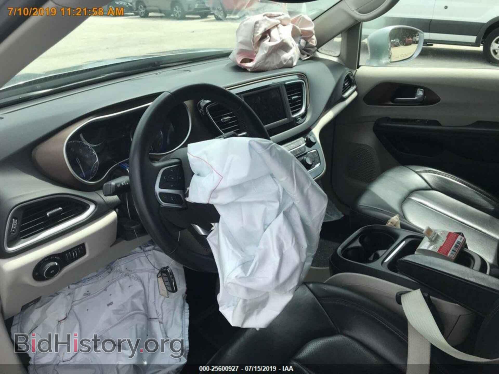 2018 CHRYSLER PACIFICA - VIN: 2C4RC1BG1JR120086 - Фото 11