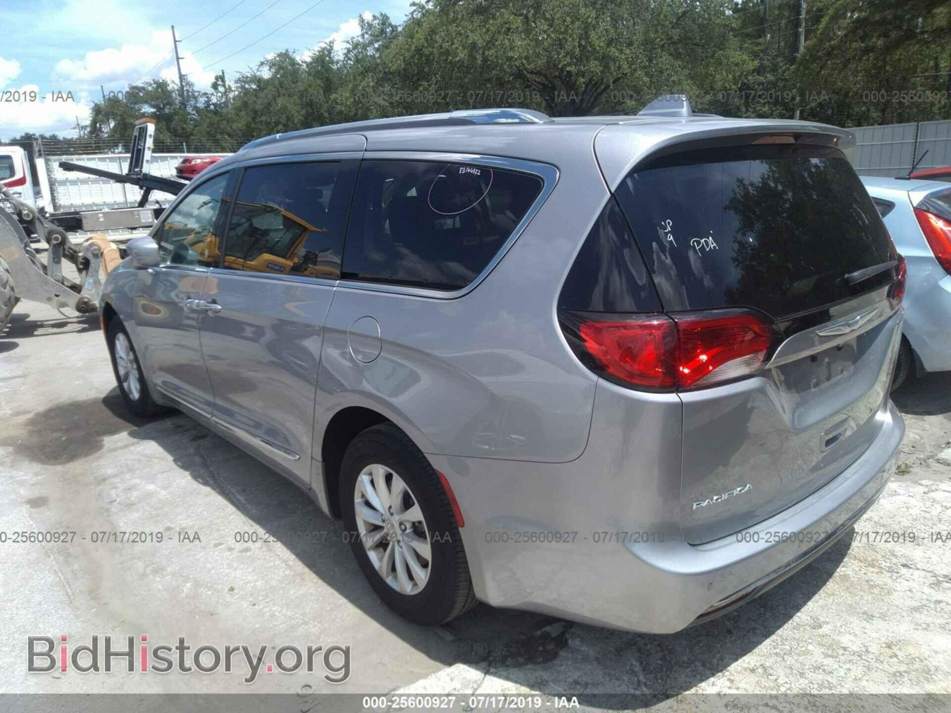 2018 CHRYSLER PACIFICA - VIN: 2C4RC1BG1JR120086 - Фото 3