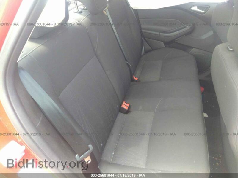 2016 Ford FOCUS (VIN 1FADP3F24GL290846) — photo 8 of 10