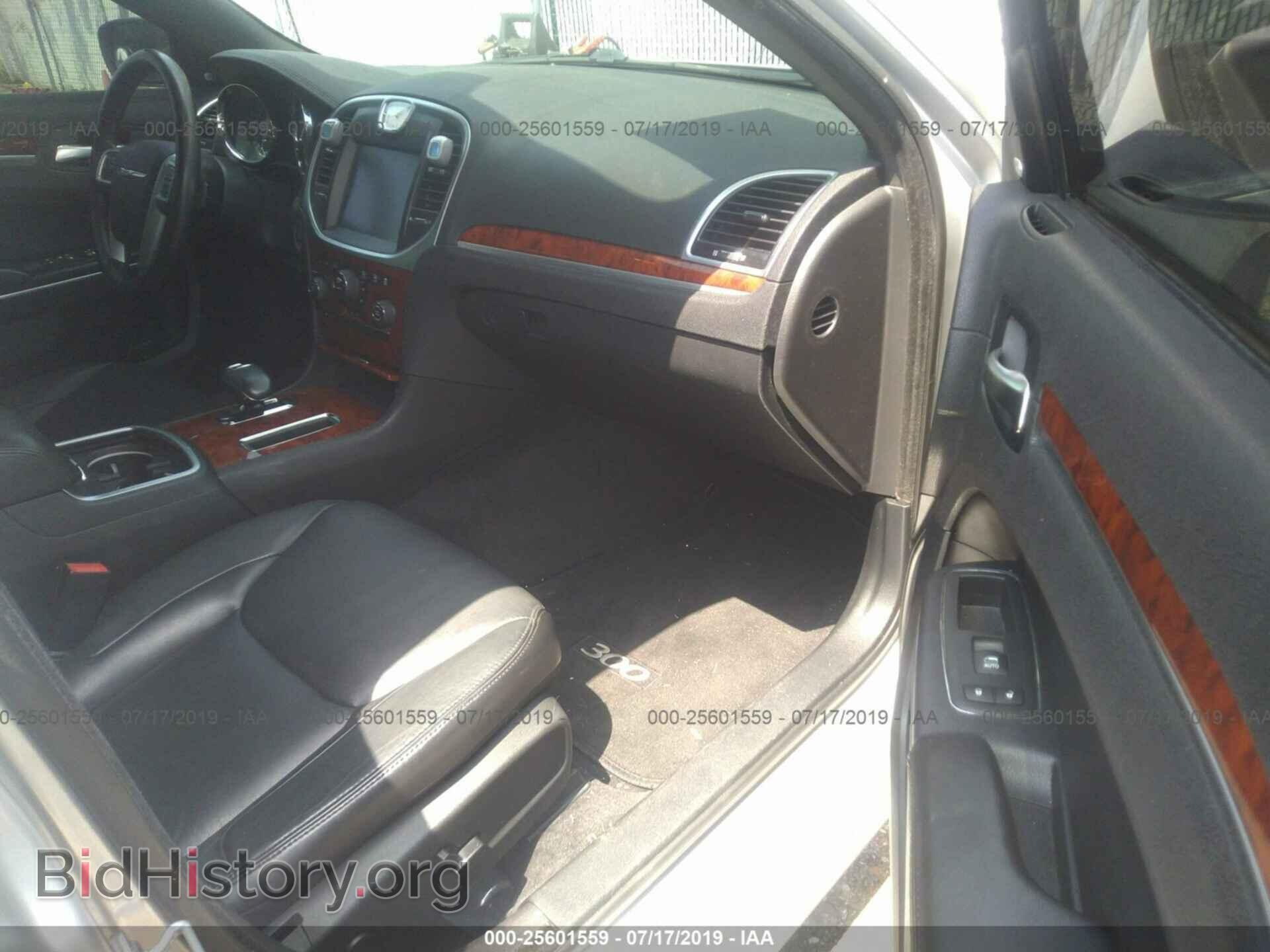 2012 CHRYSLER 300 - VIN: 2C3CCACG1CH223610 - Фото 5