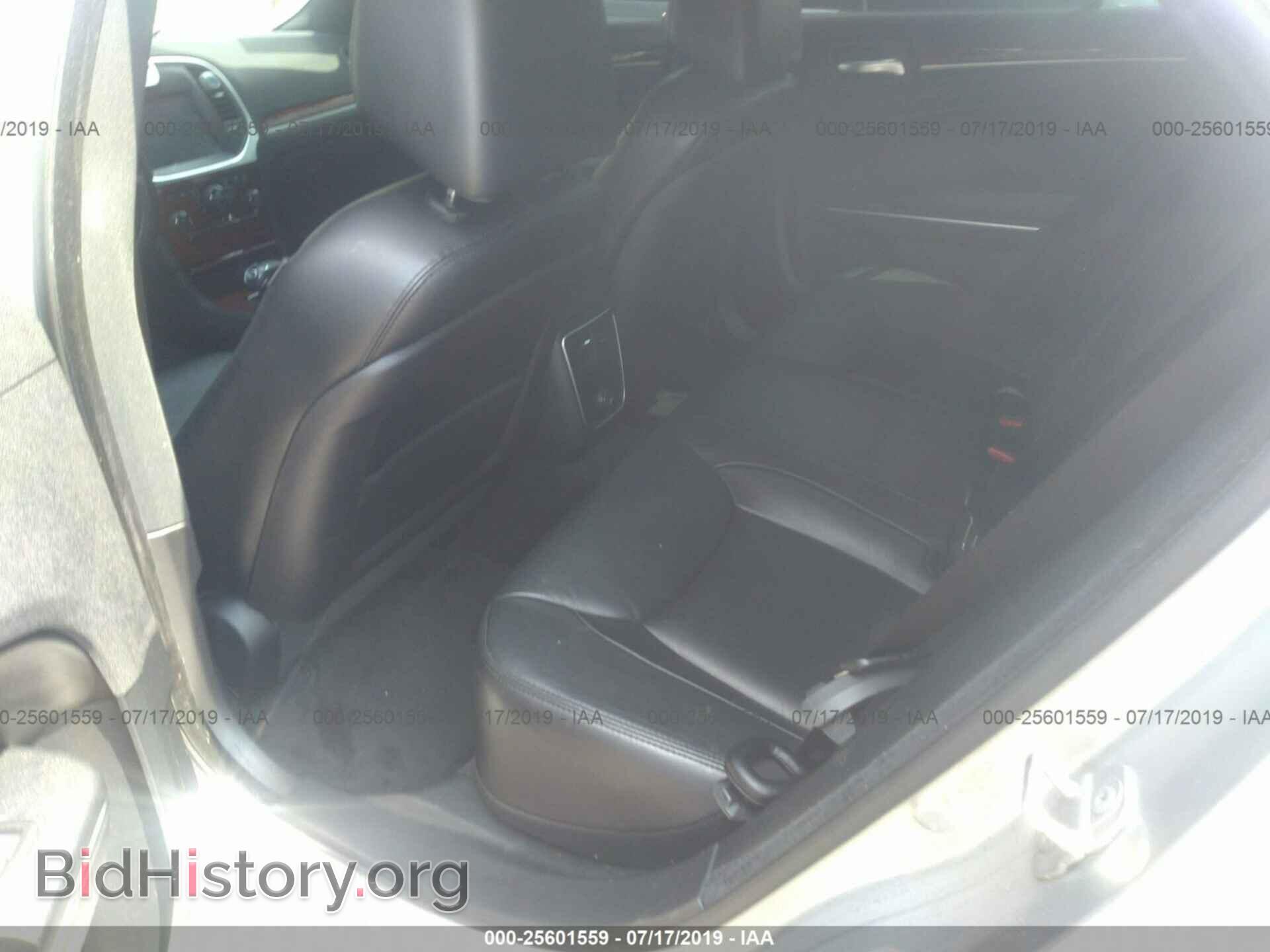 2012 CHRYSLER 300 - VIN: 2C3CCACG1CH223610 - Фото 8