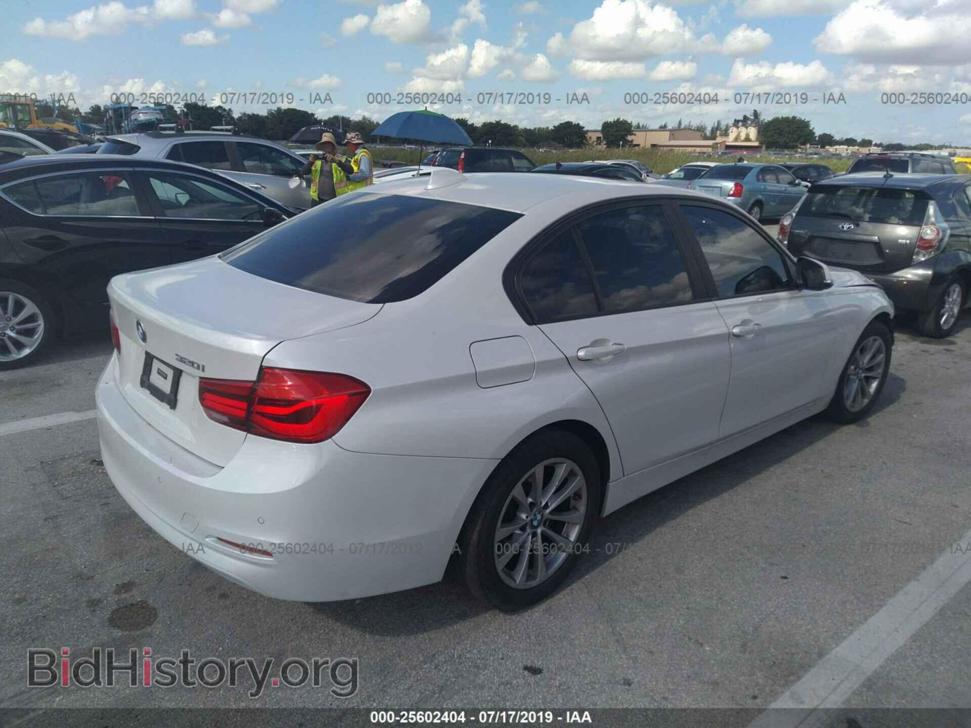 2016 BMW 320 - VIN: WBA8A9C59GK616044 - Фото 4