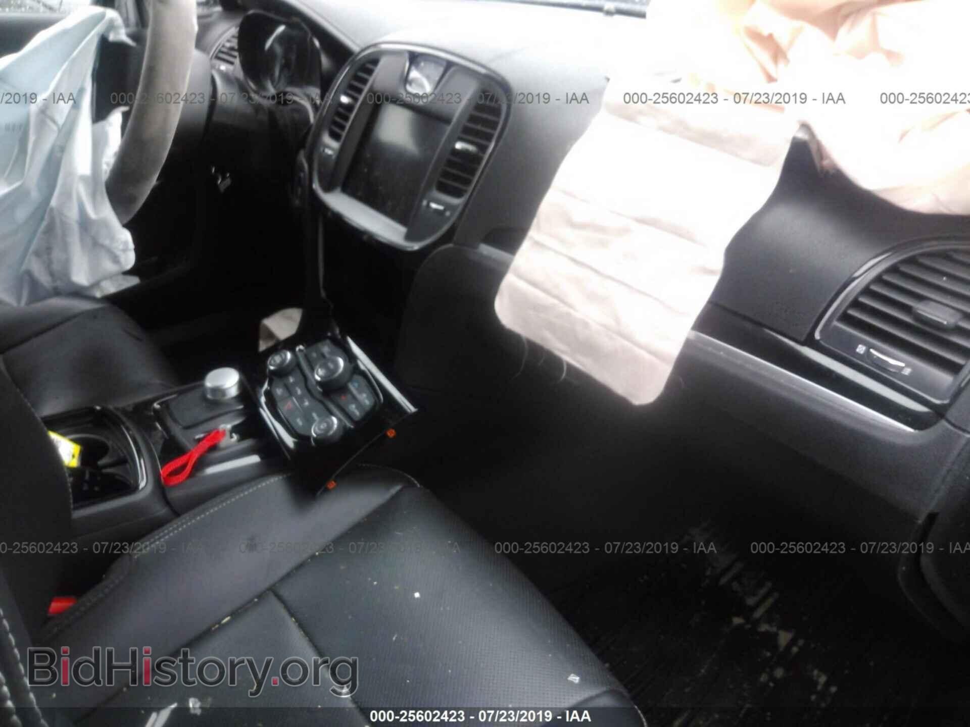 2018 CHRYSLER 300 - VIN: 2C3CCABG9JH301775 - Фото 5