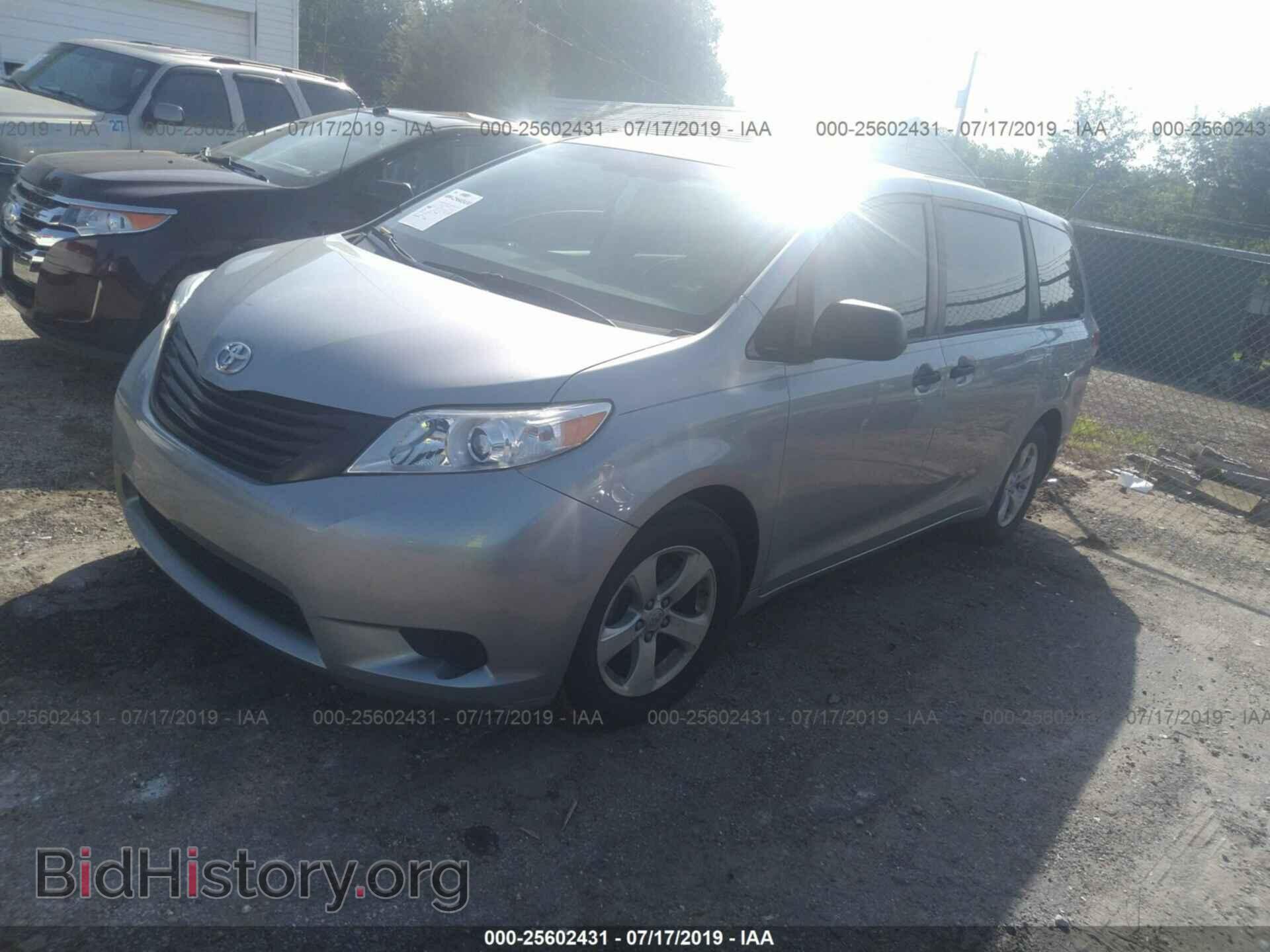 2012 TOYOTA SIENNA - VIN: 5TDZK3DC6CS263232 - Фото 2