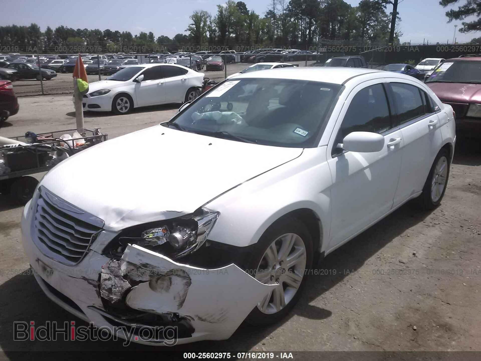 2012 CHRYSLER 200 - VIN: 1C3CCBAB7CN318340 - Фото 2