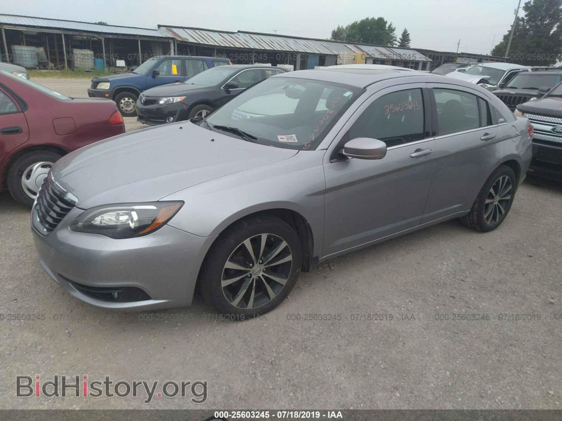 2013 CHRYSLER 200 - VIN: 1C3CCBCG3DN521042 - Photo 2