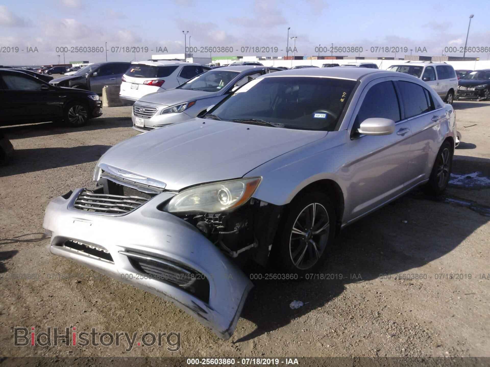 2012 CHRYSLER 200 - VIN: 1C3CCBAB6CN135480 - Фото 2