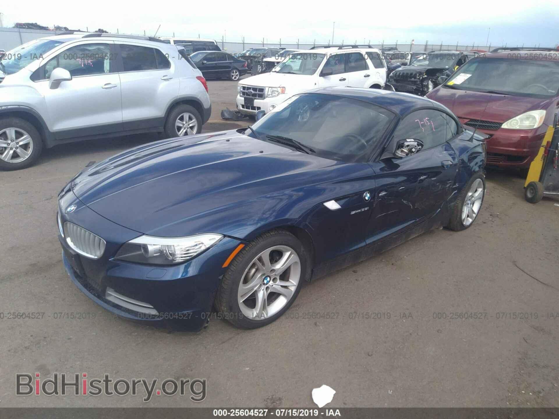 2011 BMW Z4 - VIN: WBALM7C5XBE382512 - Фото 2