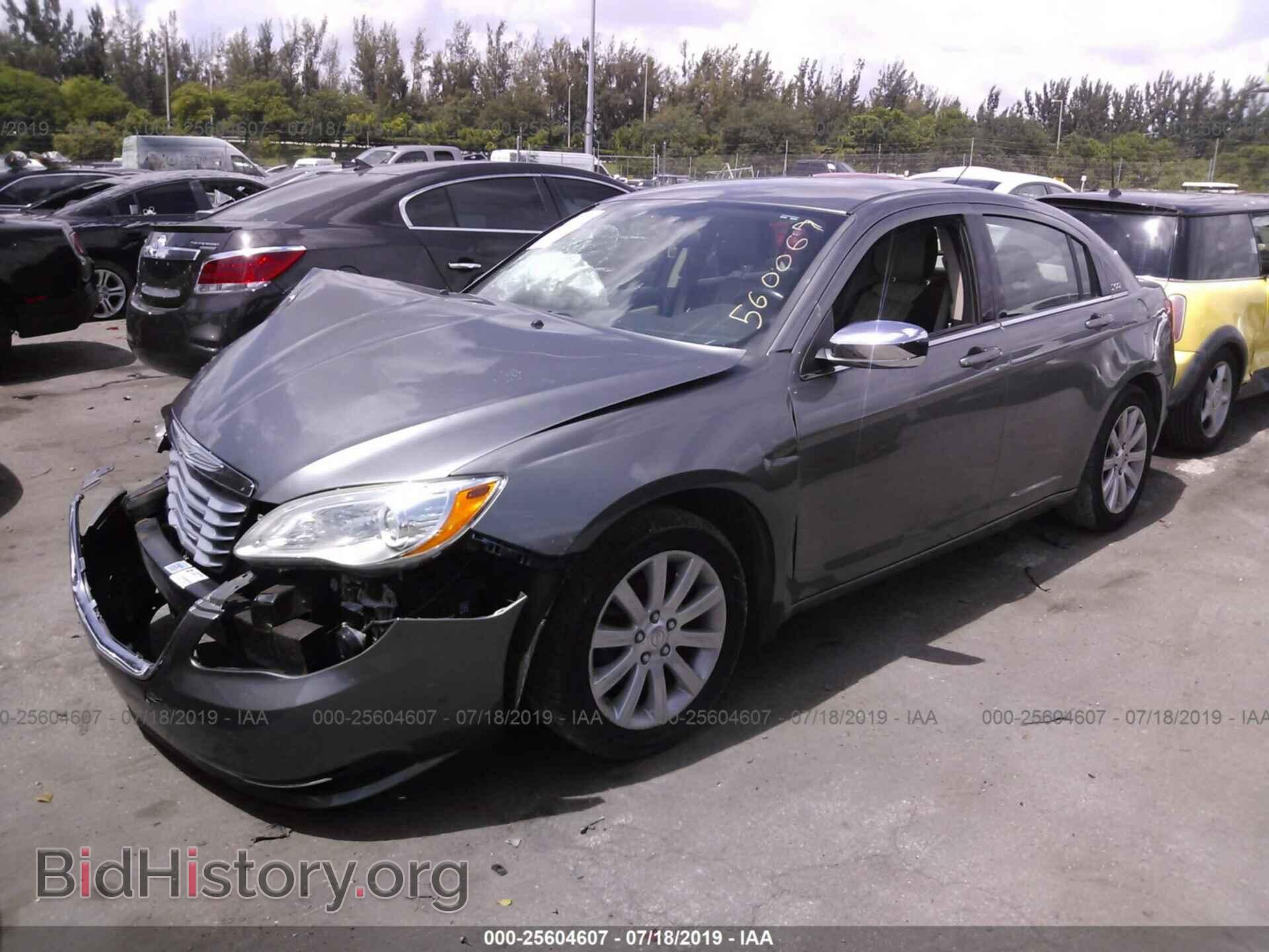 2013 CHRYSLER 200 - VIN: 1C3CCBBG3DN560067 - Photo 2