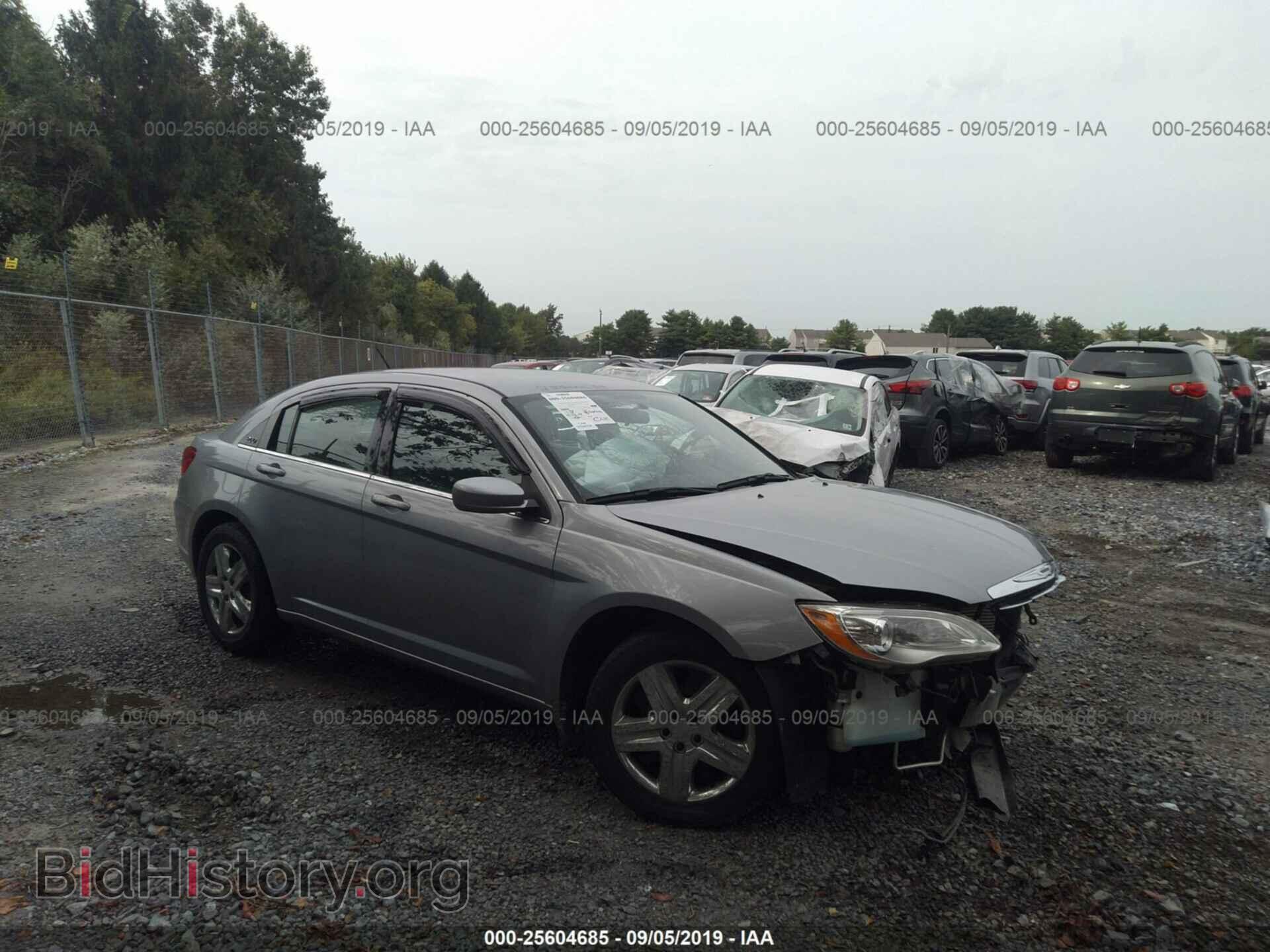 Photo 1C3CCBAG2DN723633 - CHRYSLER 200 2013