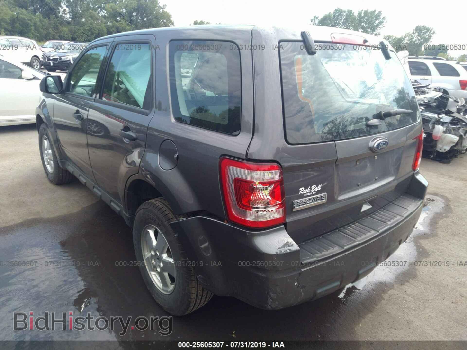 2011 FORD ESCAPE - VIN: 1FMCU0C71BKC63109 - Фото 3