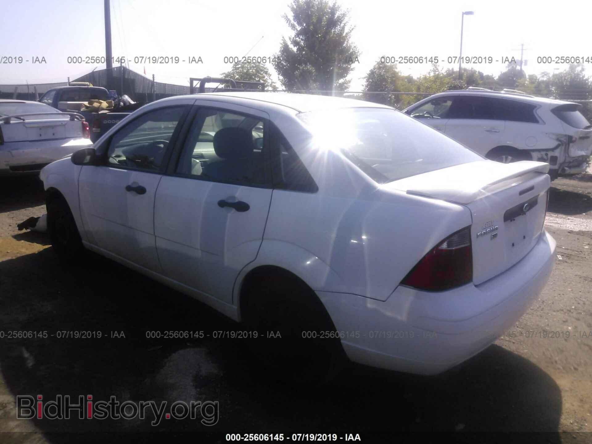 2007 FORD FOCUS - VIN: 1FAHP34N27W277705 - Фото 3