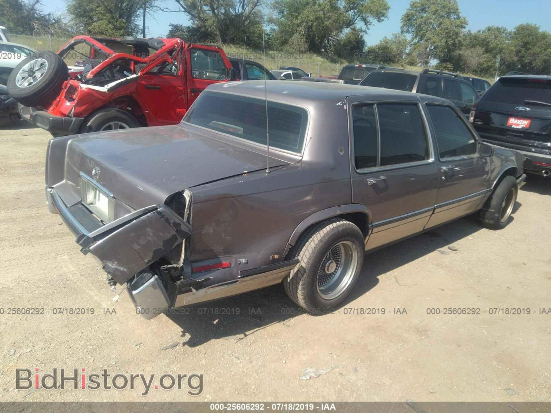 1992 CADILLAC DEVILLE - VIN: 1G6CD53B8N4313666 - Photo 4