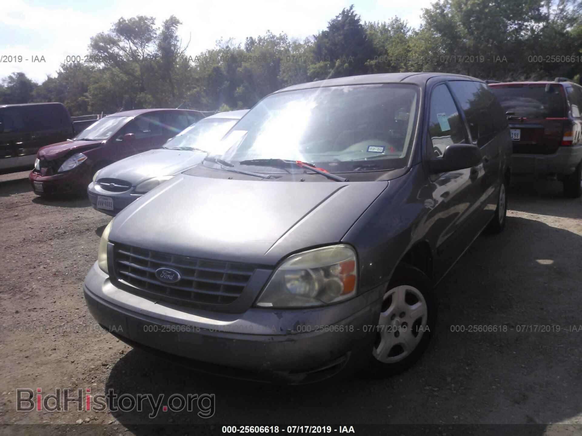 2005 FORD FREESTAR - VIN: 2FMZA50605BA82111 - Фото 2