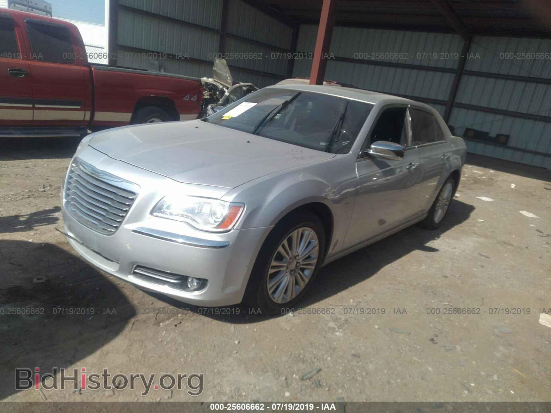 2012 CHRYSLER 300C - VIN: 2C3CCAKT6CH197147 - Фото 2