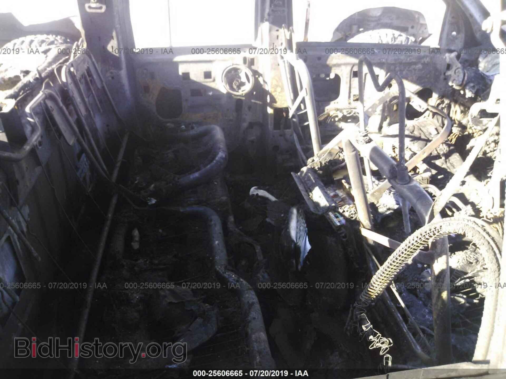 2004 DODGE RAM 1500 - VIN: 1D7HA18D34J124704 - Фото 8