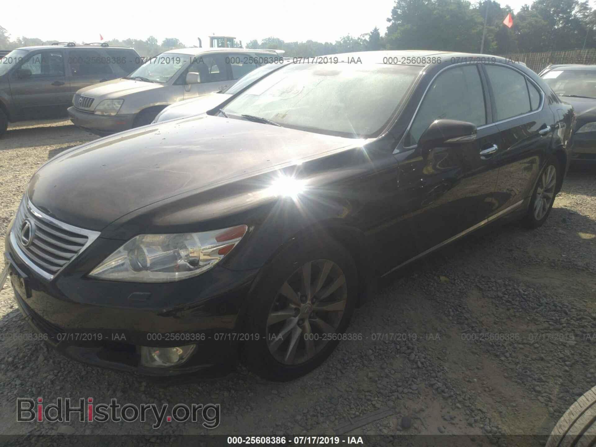 2011 LEXUS LS - VIN: JTHCL5EF0B5012071 - Photo 2