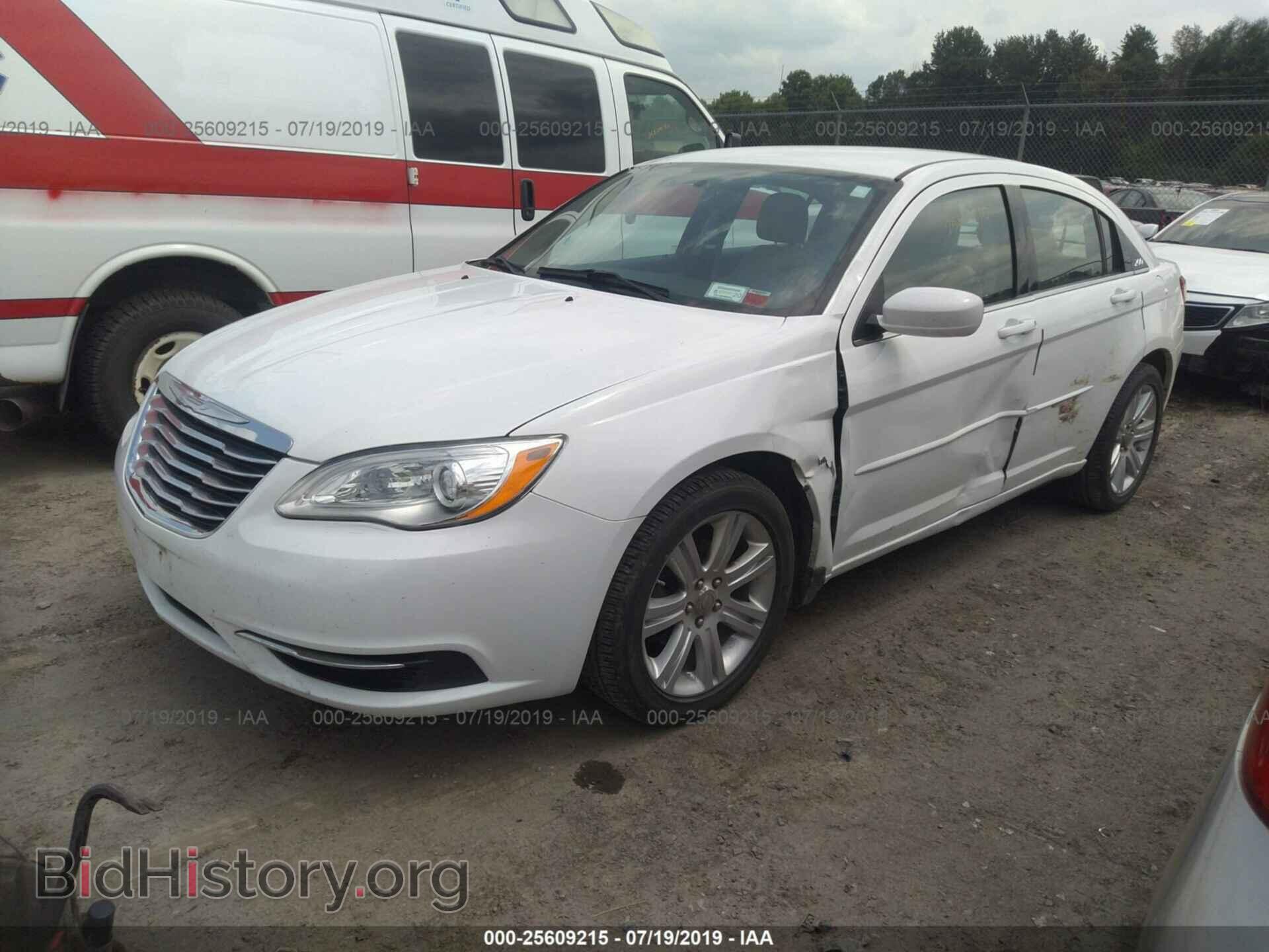 2013 CHRYSLER 200 - VIN: 1C3CCBBB3DN773038 - Photo 2