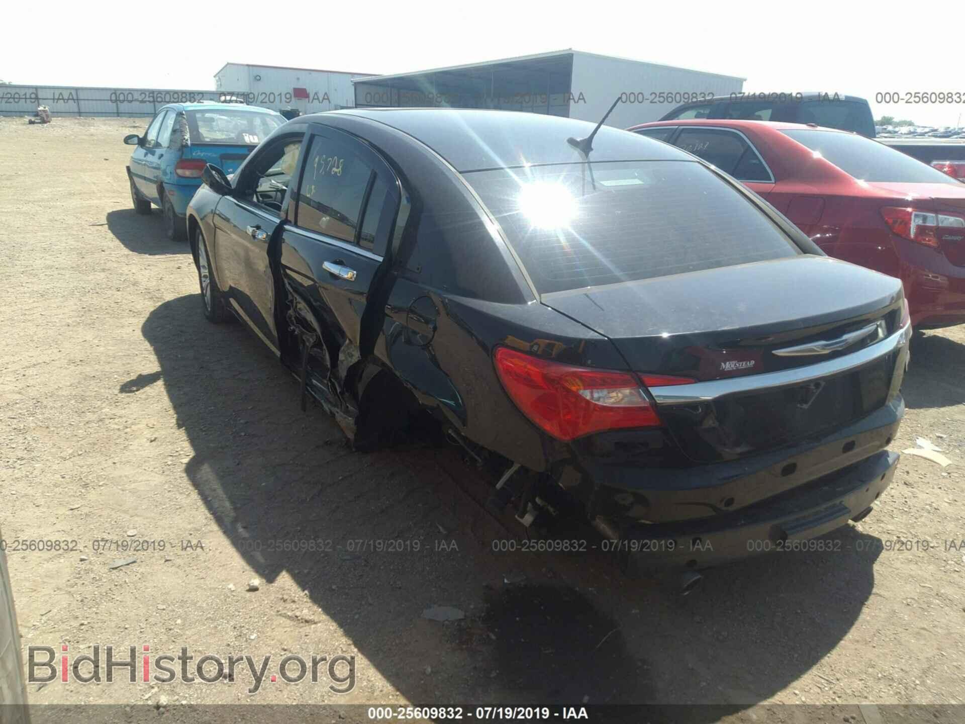 2013 CHRYSLER 200 - VIN: 1C3CCBCG0DN555472 - Фото 3