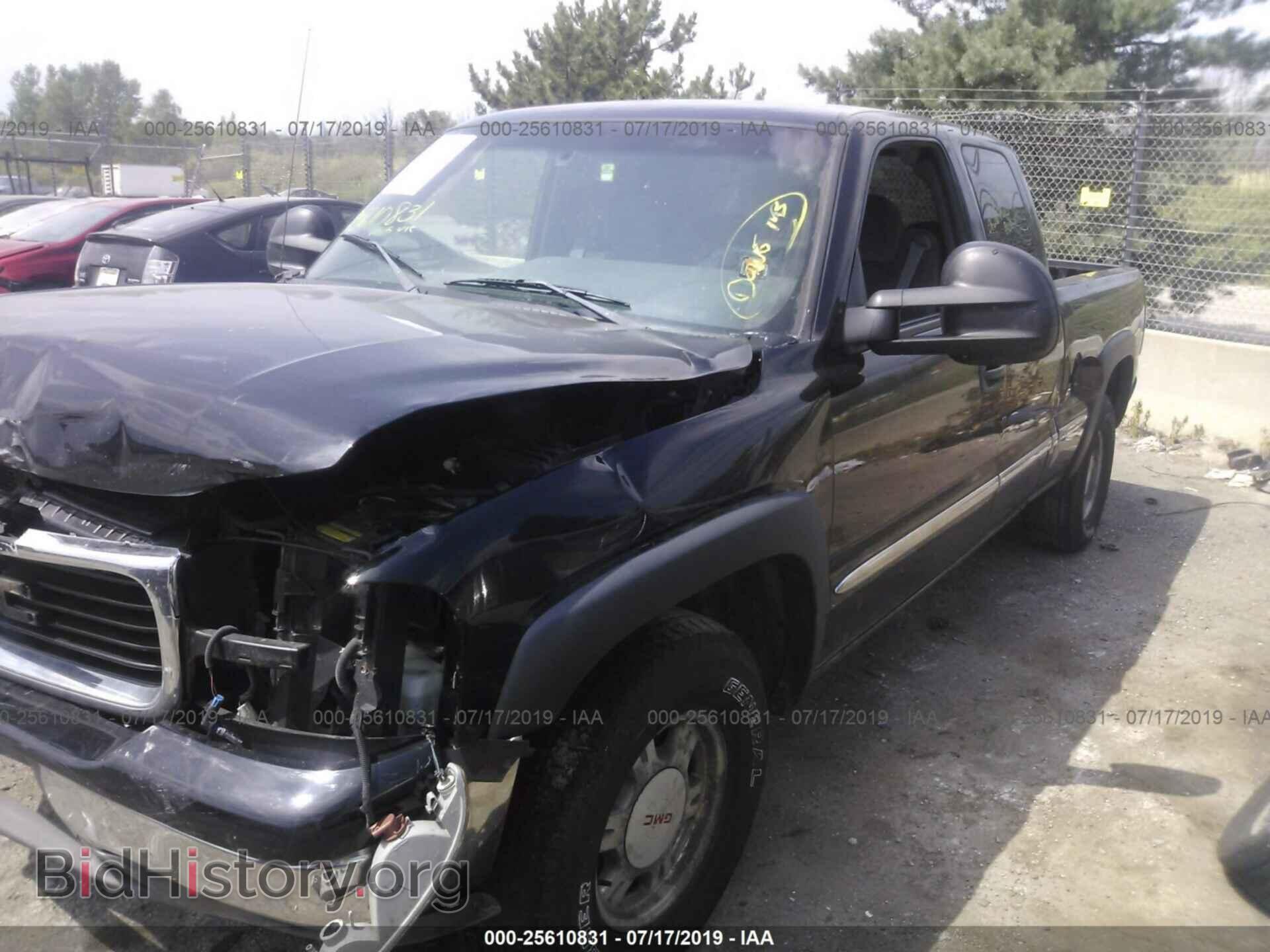 2002 GMC NEW SIERRA - VIN: 2GTEK19TX21261257 - Фото 2
