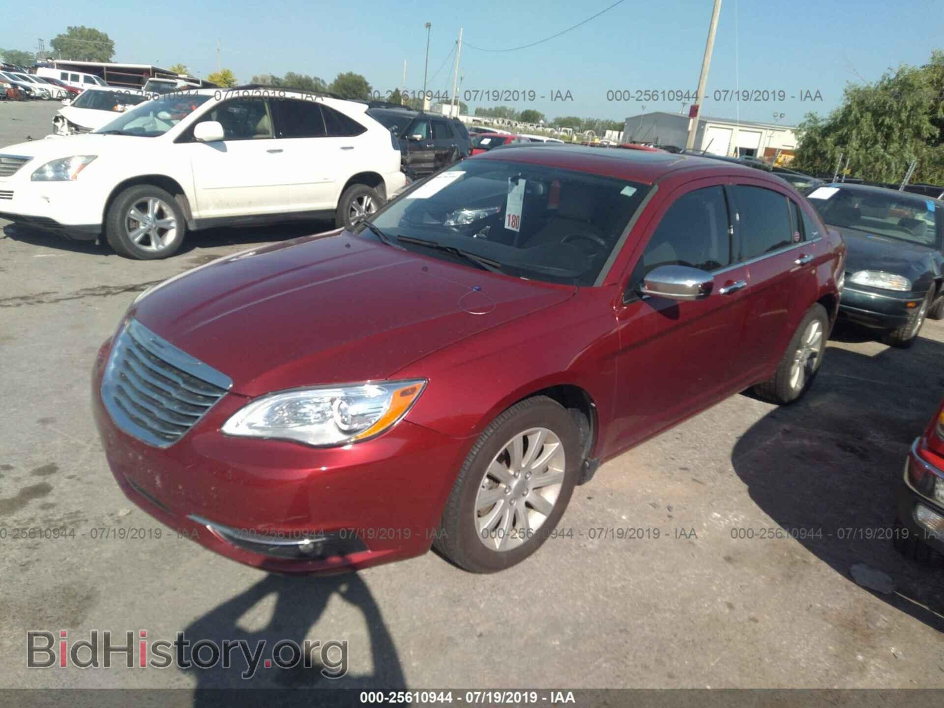 2013 CHRYSLER 200 - VIN: 1C3CCBCG7DN618941 - Photo 2