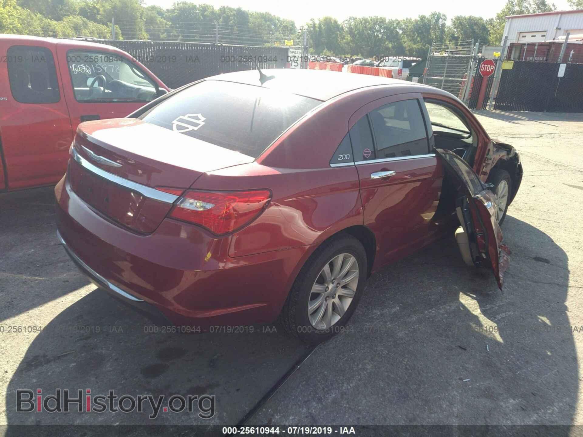 2013 CHRYSLER 200 - VIN: 1C3CCBCG7DN618941 - Photo 4