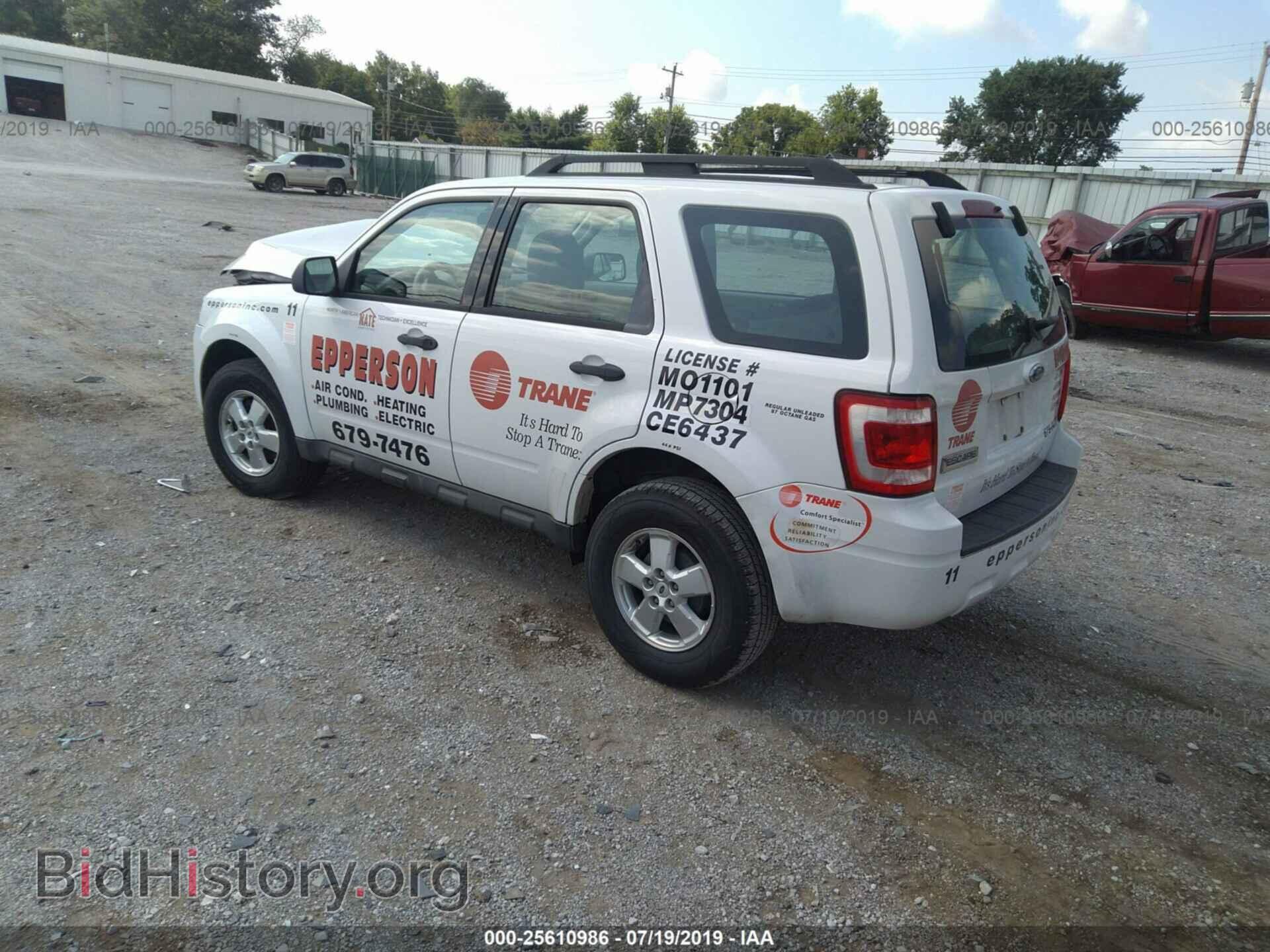 2009 FORD ESCAPE - VIN: 1FMCU02769KA79358 - Фото 3
