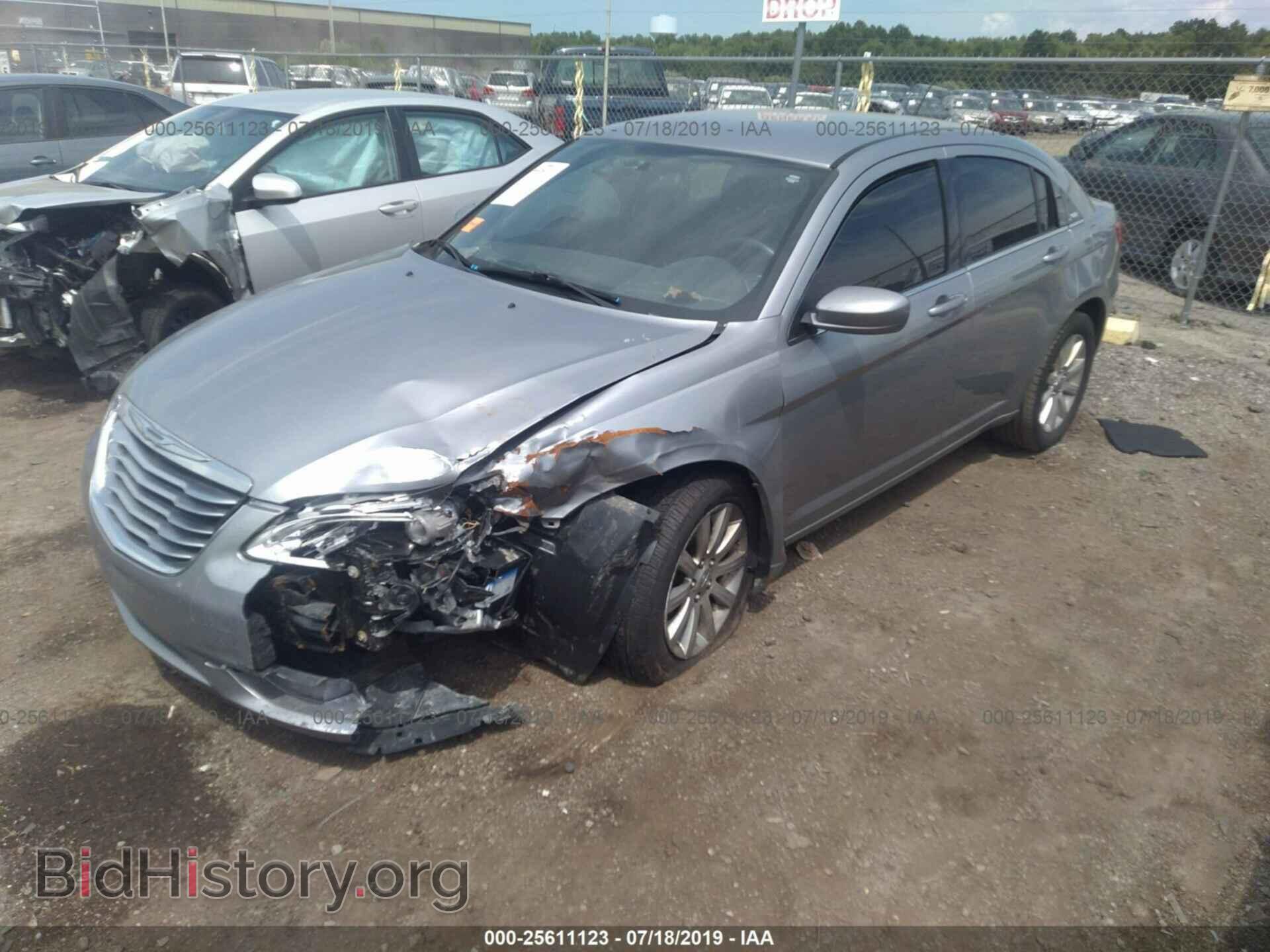 2013 CHRYSLER 200 - VIN: 1C3CCBBB1DN655652 - Photo 2