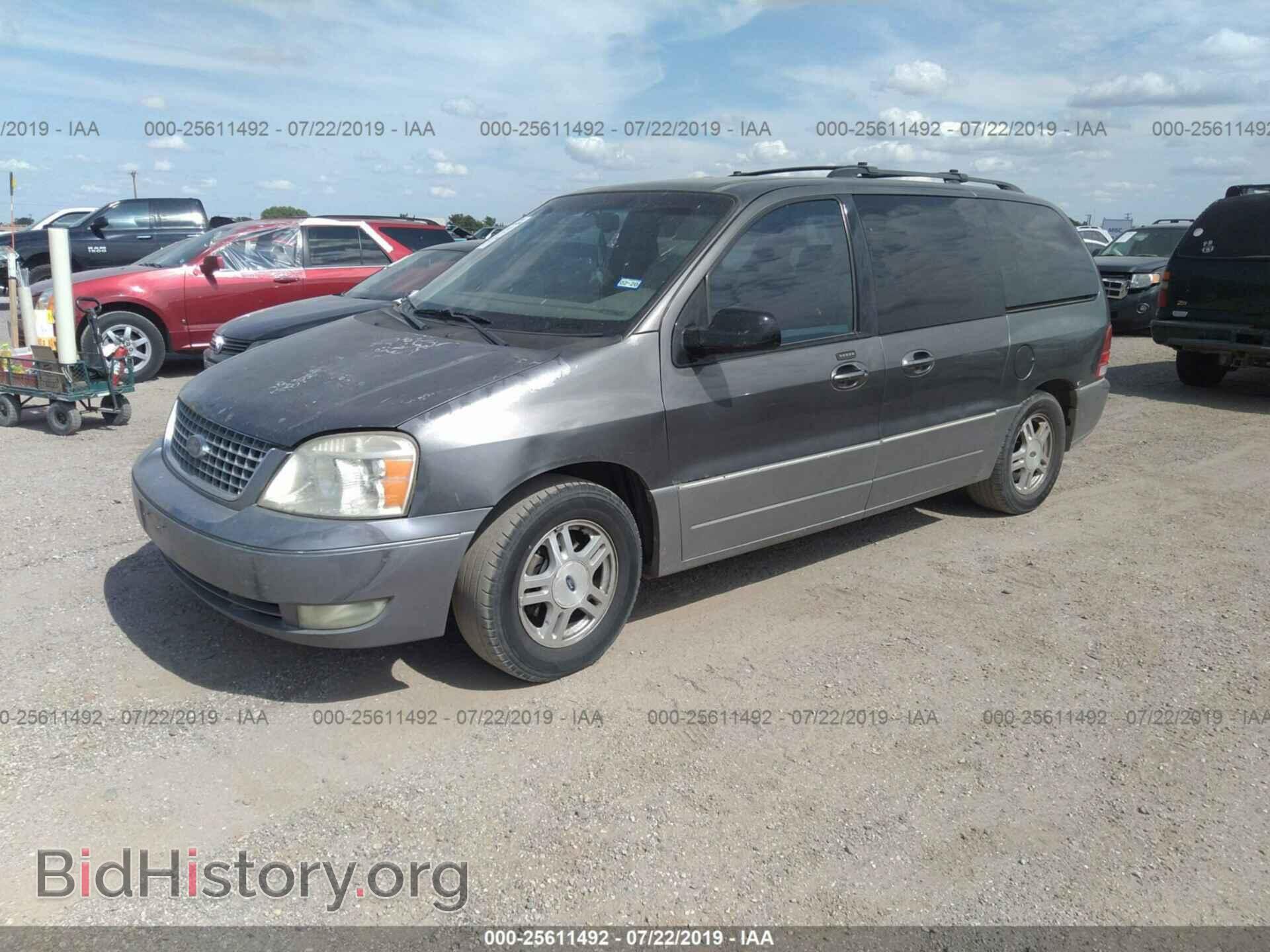 2005 FORD FREESTAR - VIN: 2FMDA58235BA44545 - Фото 2