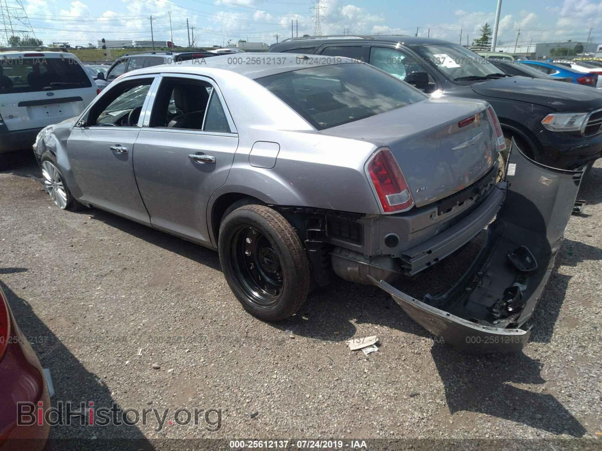 2014 CHRYSLER 300 - VIN: 2C3CCARG3EH366004 - Фото 3