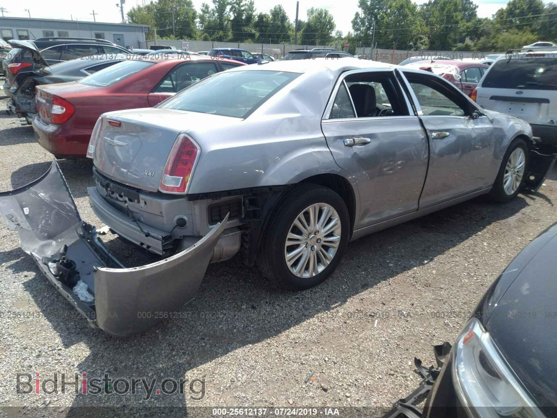 2014 CHRYSLER 300 - VIN: 2C3CCARG3EH366004 - Фото 4