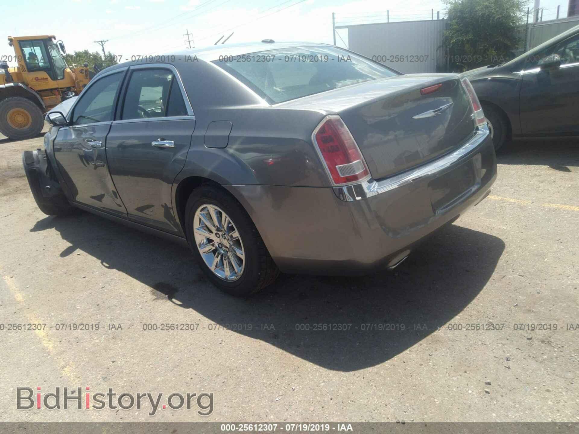 2011 CHRYSLER 300 - VIN: 2C3CA5CG0BH558000 - Фото 3