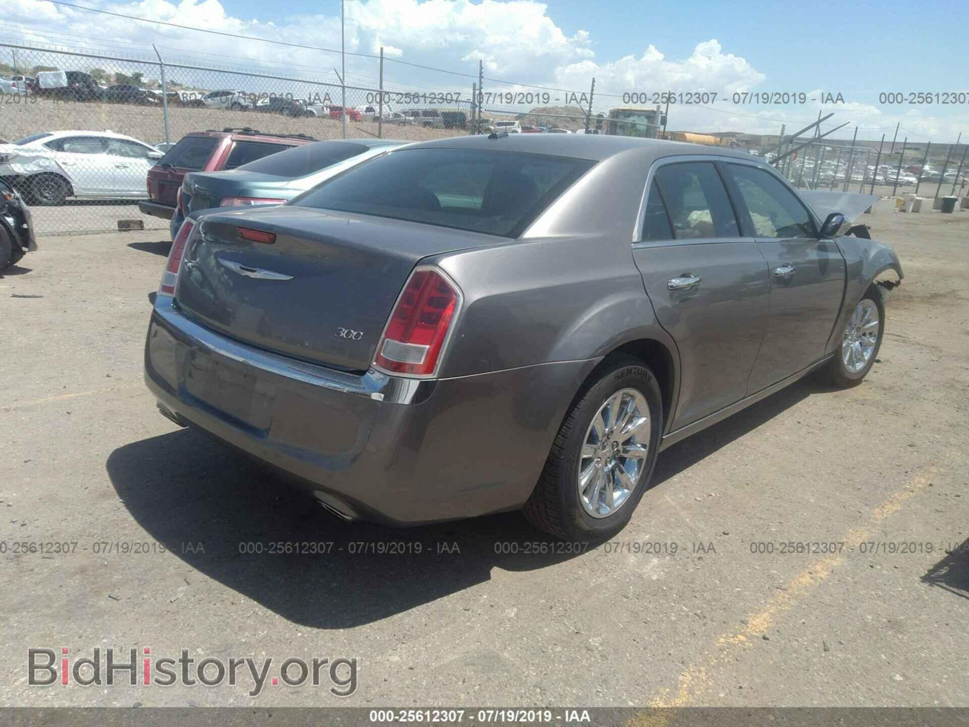 2011 CHRYSLER 300 - VIN: 2C3CA5CG0BH558000 - Фото 4