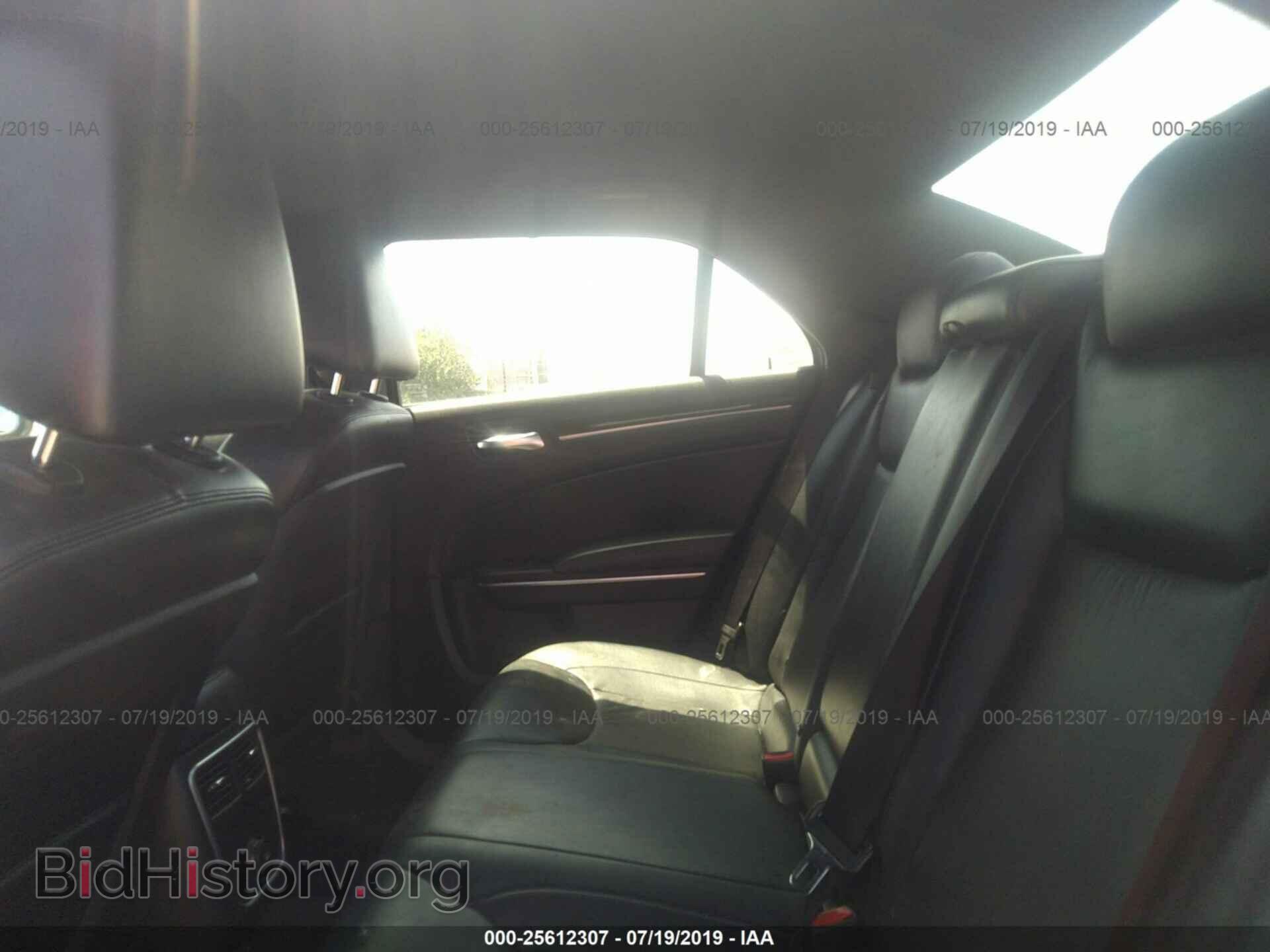 2011 CHRYSLER 300 - VIN: 2C3CA5CG0BH558000 - Фото 8