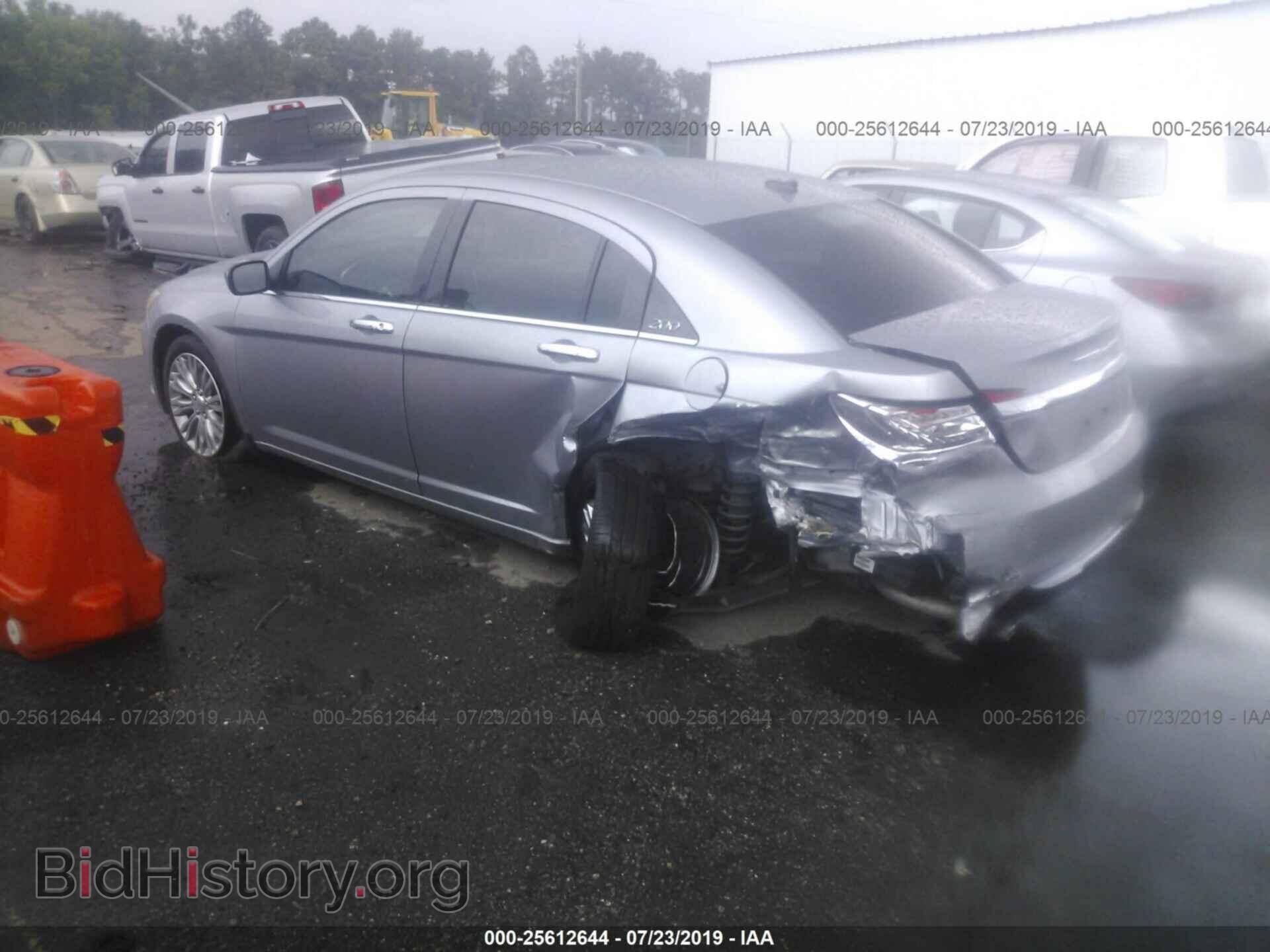 2013 CHRYSLER 200 - VIN: 1C3CCBCG7DN523666 - Фото 3