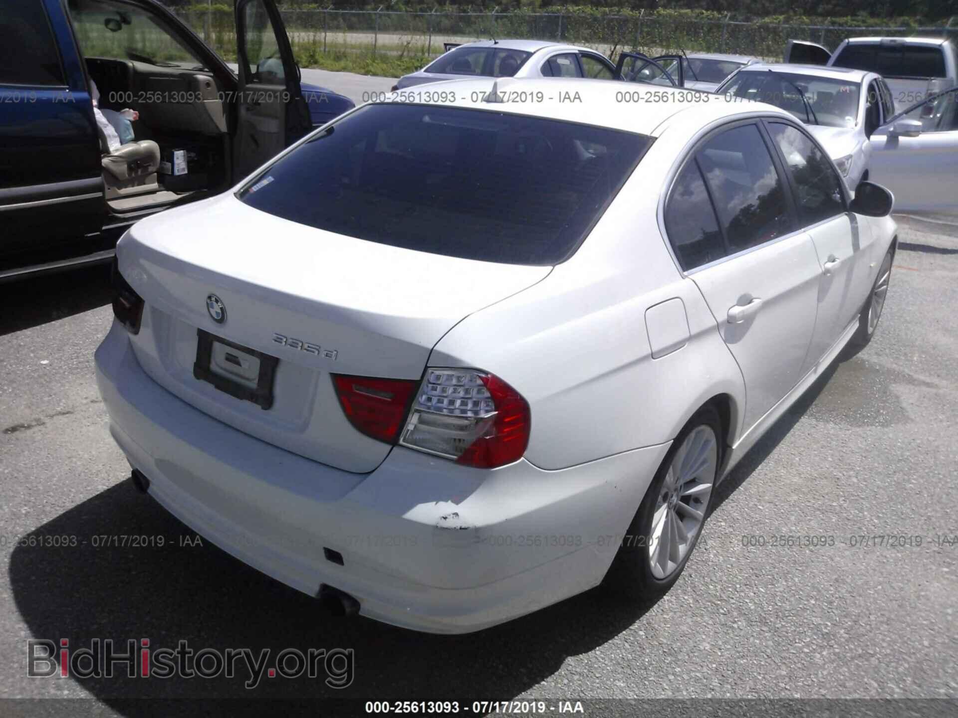 2010 BMW 335 - VIN: WBAPN7C55AA779114 - Фото 4