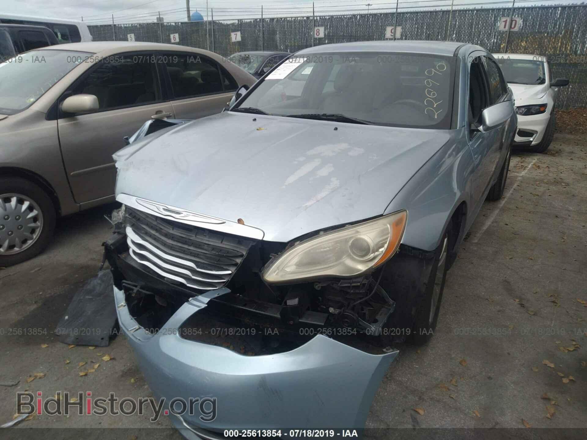 2012 CHRYSLER 200 - VIN: 1C3CCBBB2CN226390 - Фото 2