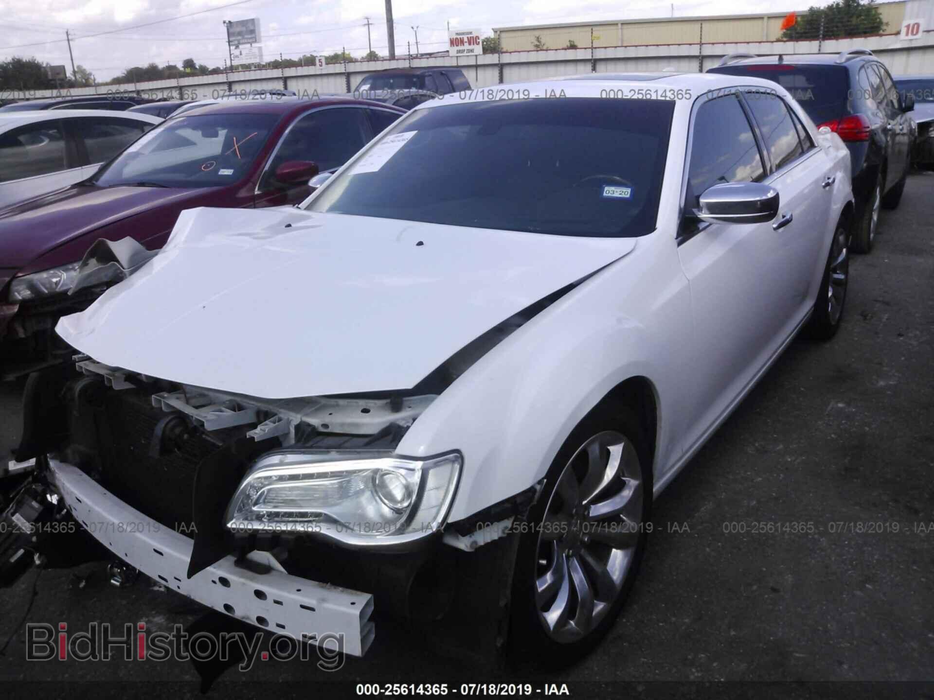 2015 CHRYSLER 300C - VIN: 2C3CCAEGXFH803214 - Фото 2